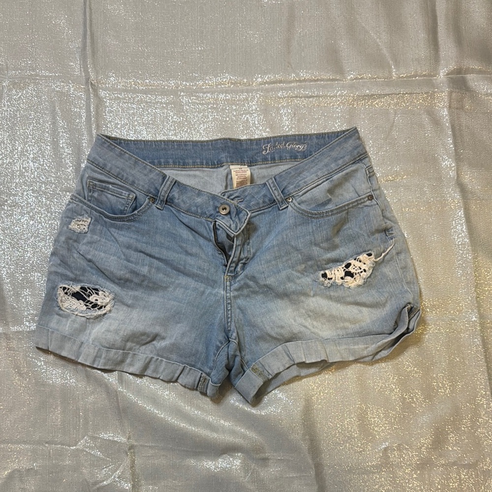 Stylish Distressed Denim Shorts